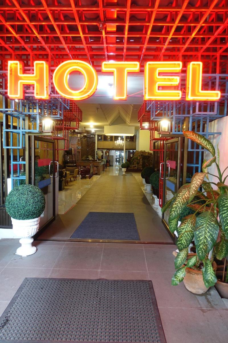 Serene Hotel - Genel