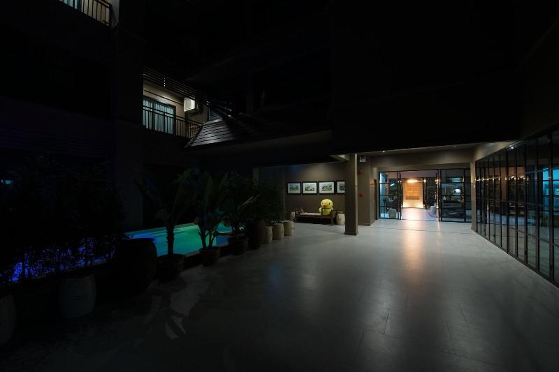 Brown House Hotel - Lobi