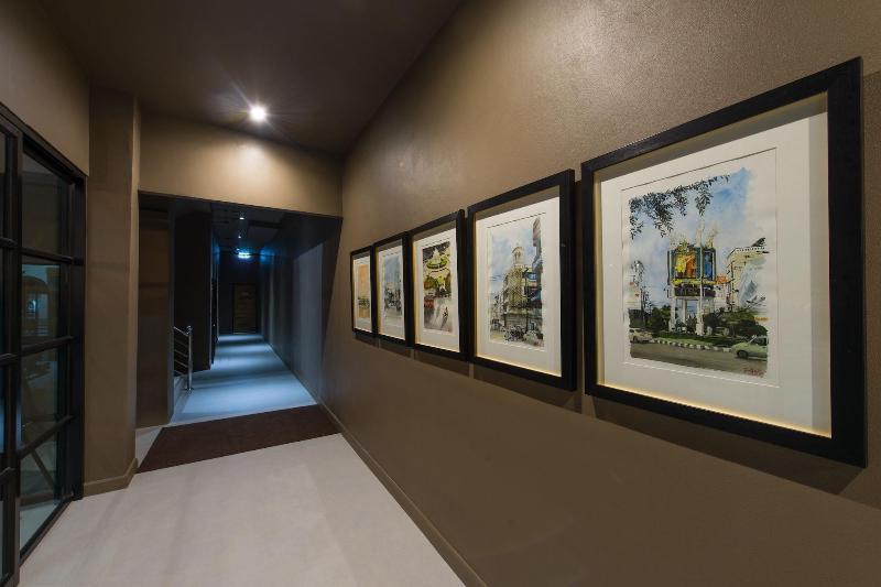 Brown House Hotel - Lobi