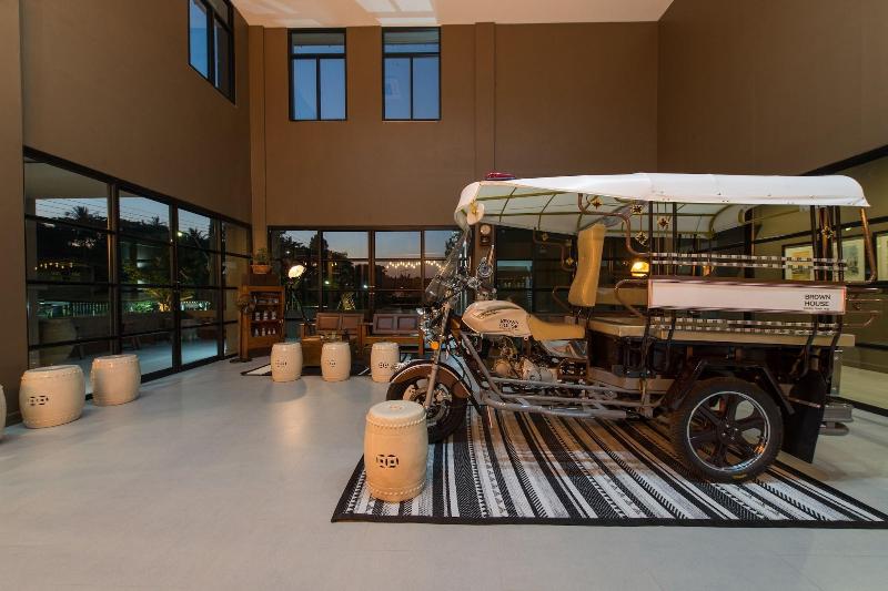 Brown House Hotel - Lobi