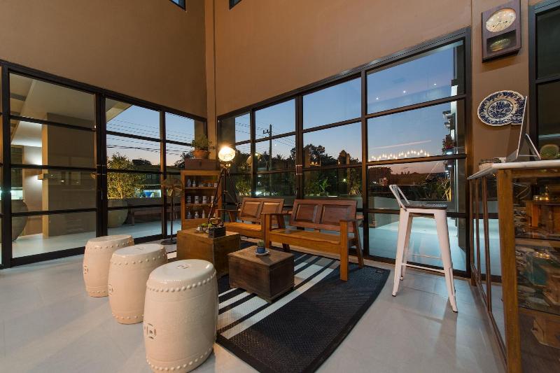Brown House Hotel - Lobi