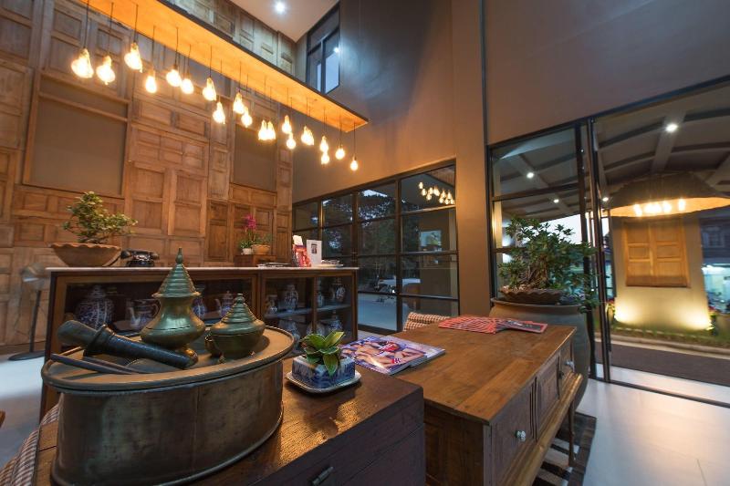 Brown House Hotel - Lobi
