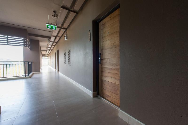 Brown House Hotel - Lobi
