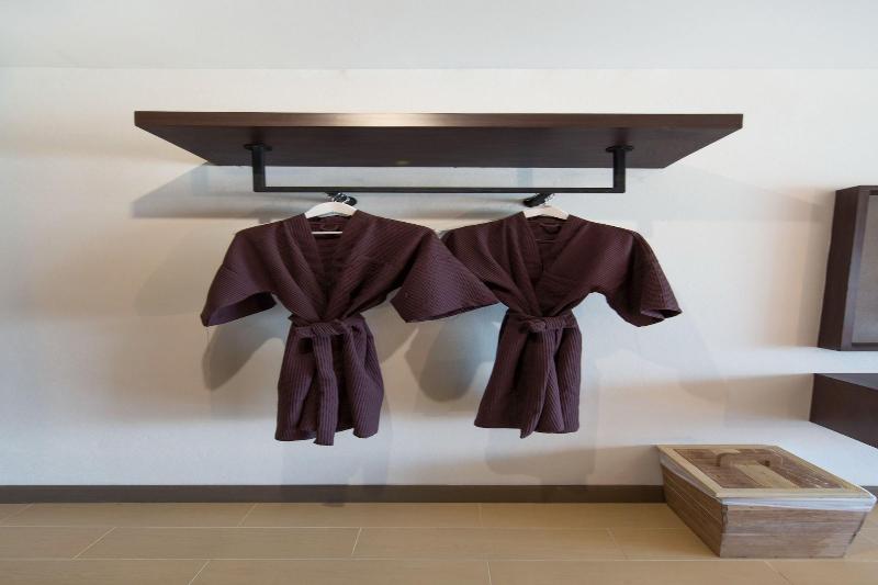 Brown House Hotel - Oda