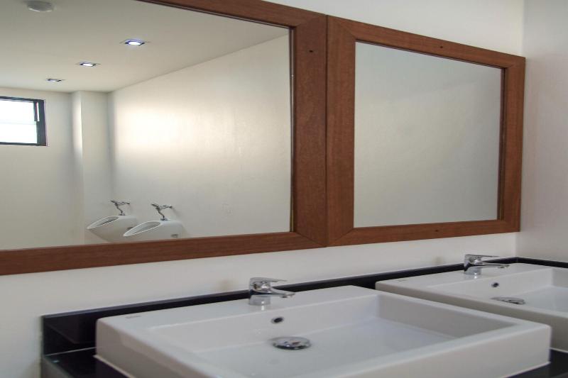 Brown House Hotel - Oda