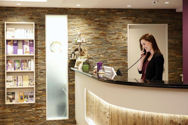 Pfalzhotel Asselheim - Lobi