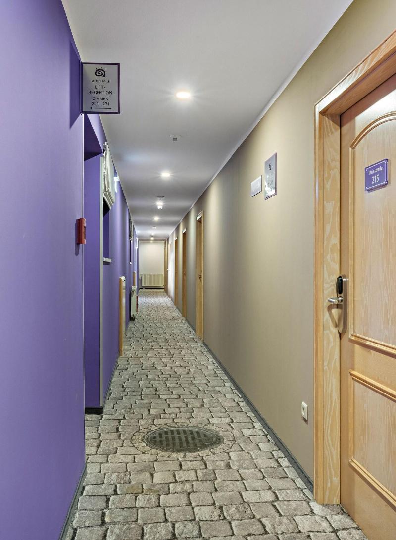 Pfalzhotel Asselheim - Lobi