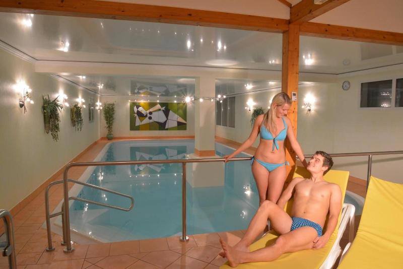 Parkhotel Zum Stern - Havuz