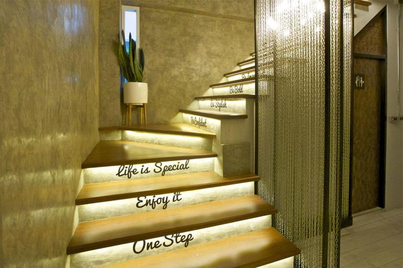 The Plug Hotel - Lobi