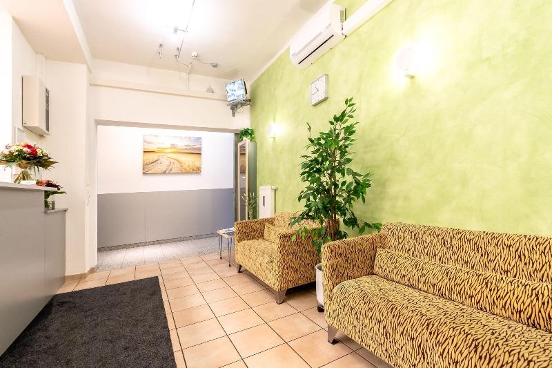 Hotel Fresh Inn - Lobi