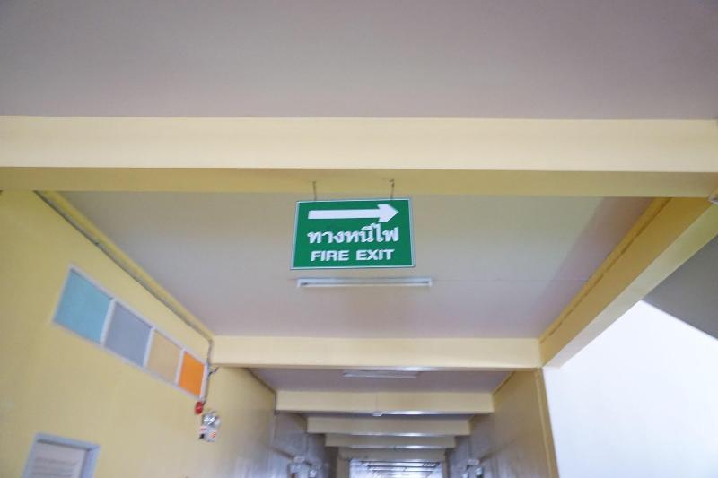 Sri Chumphon Hotel - Lobi