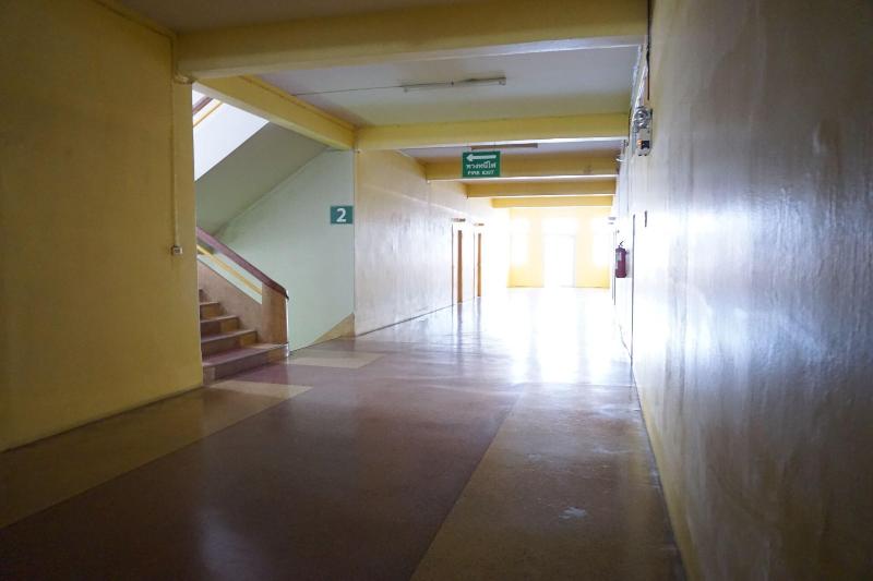 Sri Chumphon Hotel - Lobi