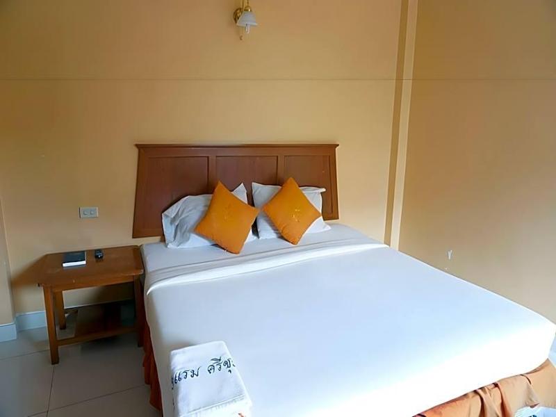 Sri Chumphon Hotel - Genel