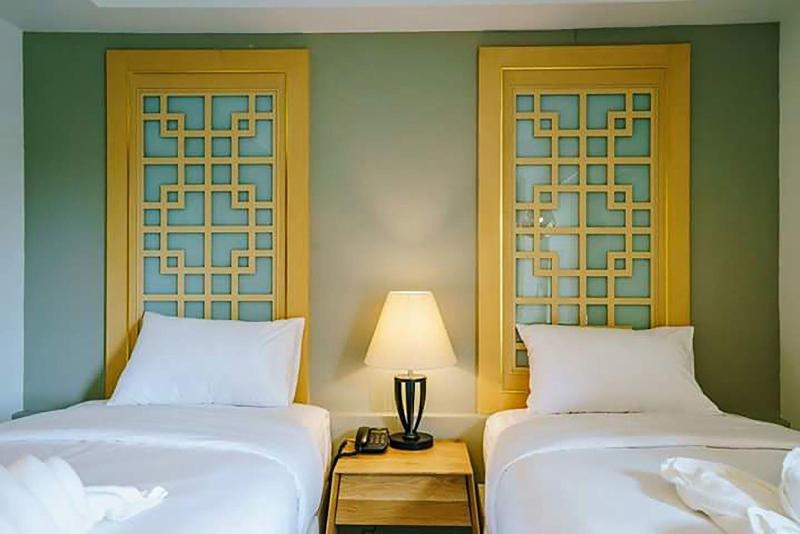 Moon Dragon Hotel - Genel