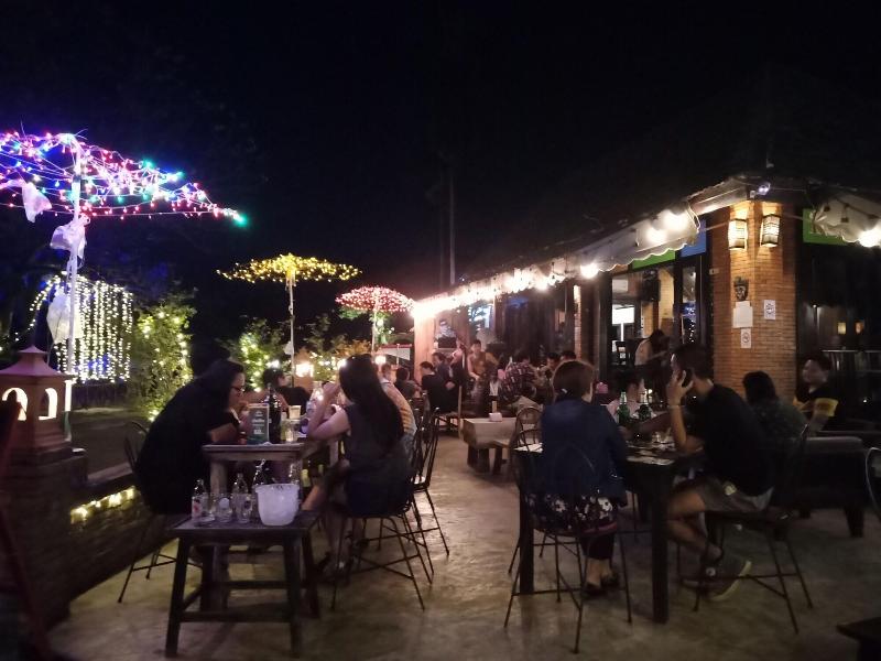 Saimoonburyresort - Bar