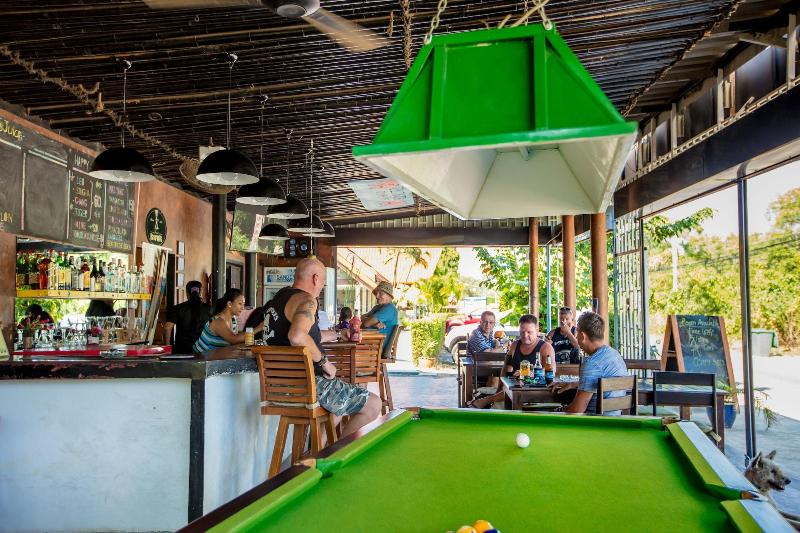 Naiharn Beach Resort - Bar