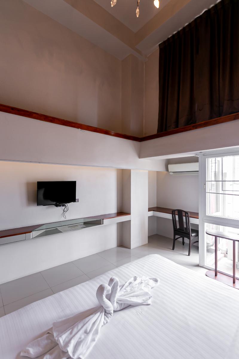 A Room Bangkok Sathorn by ZUZU - Oda