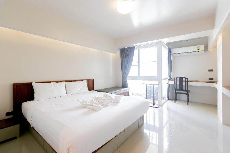 A Room Bangkok Sathorn by ZUZU - Oda