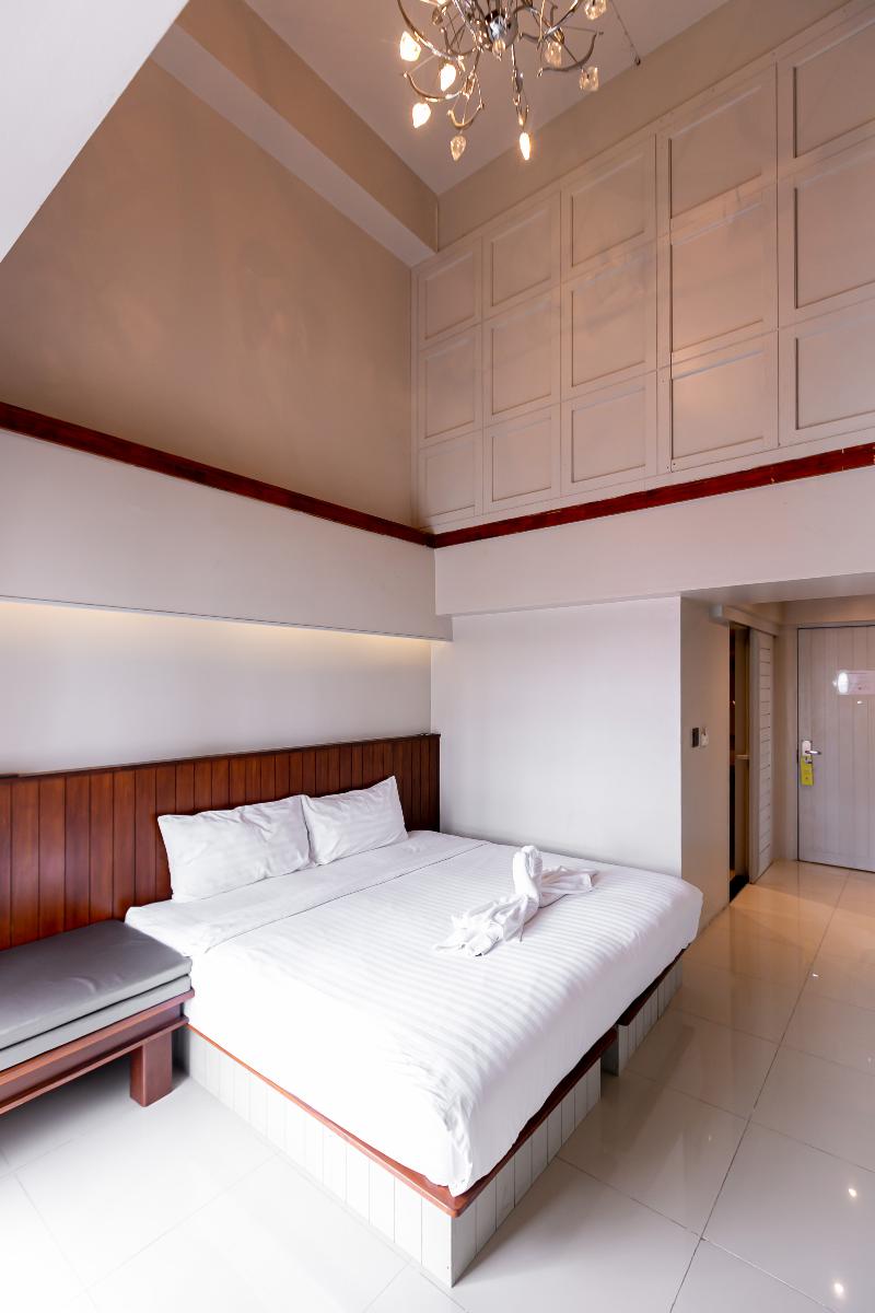 A Room Bangkok Sathorn by ZUZU - Oda