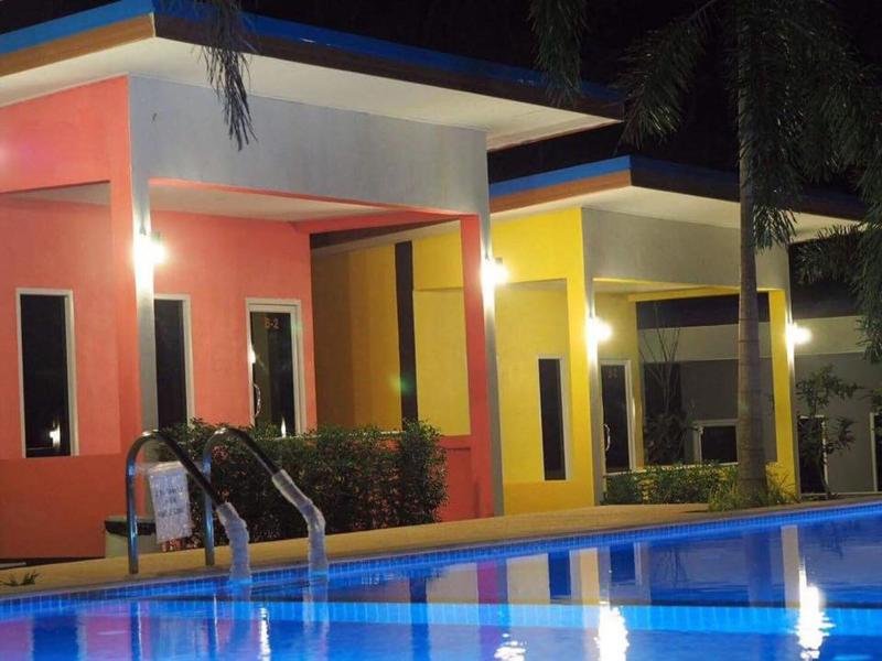 At Night Airport Resort - Havuz