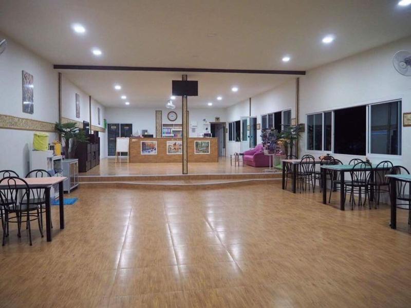 At Night Airport Resort - Restoran