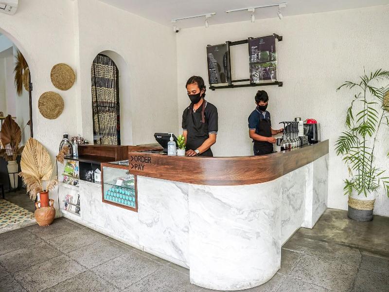 Airlangga Hotel - Bar