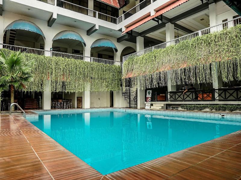 Airlangga Hotel - Havuz