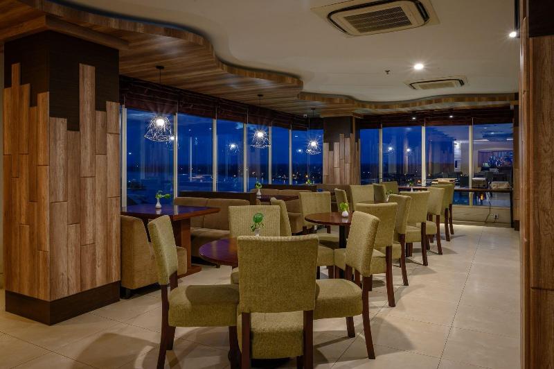 Infinity Hotel By Tritama Hospitality - Restoran