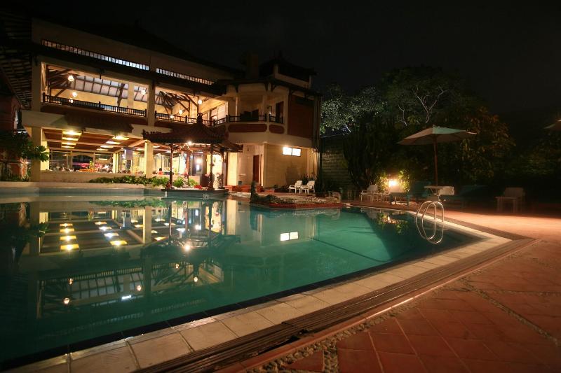 Puri Naga Seaside Cottages - Havuz
