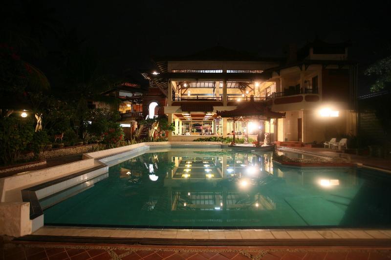 Puri Naga Seaside Cottages - Havuz