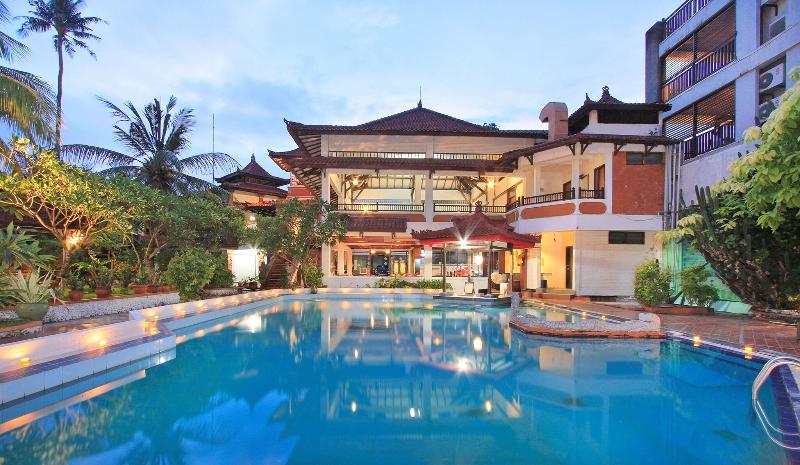 Puri Naga Seaside Cottages - Havuz