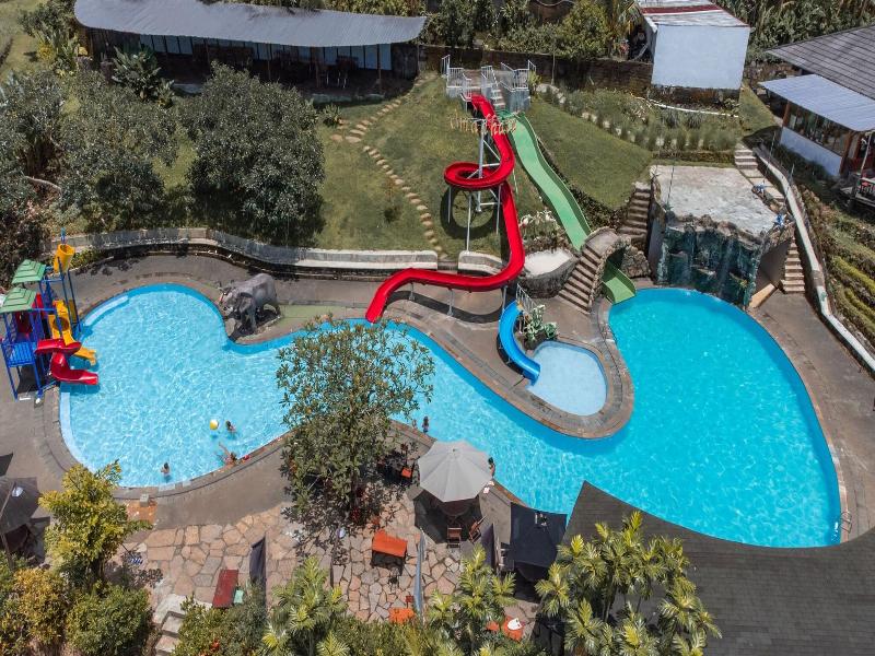 Umadhatu Village & Outbound Resort - Havuz