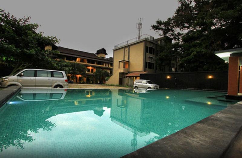 Puri Senggigi Hotel - Havuz