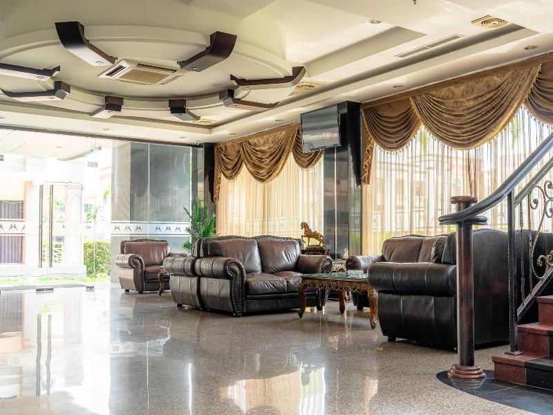M One Hotel - Lobi