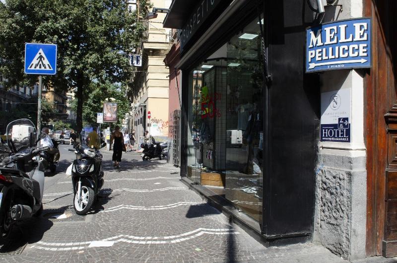 Napoli Svelata - Genel
