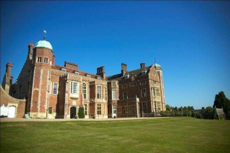 Madingley Hall - Genel