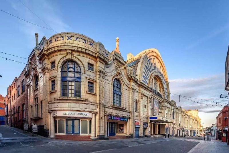 The Riviera Hotel - Genel