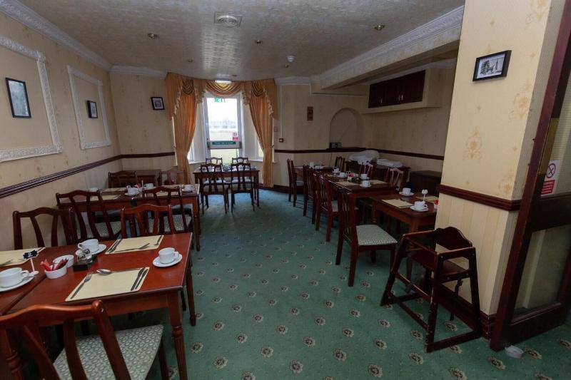 The Riviera Hotel - Restoran