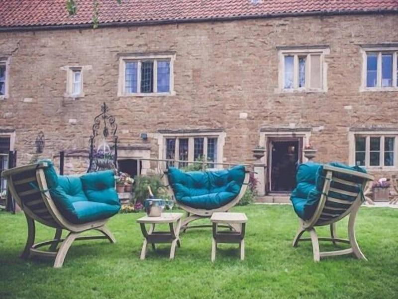 Allington Manor - Genel