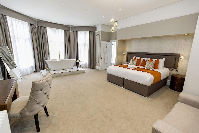 Lanelay Hall Hotel & Spa - Oda