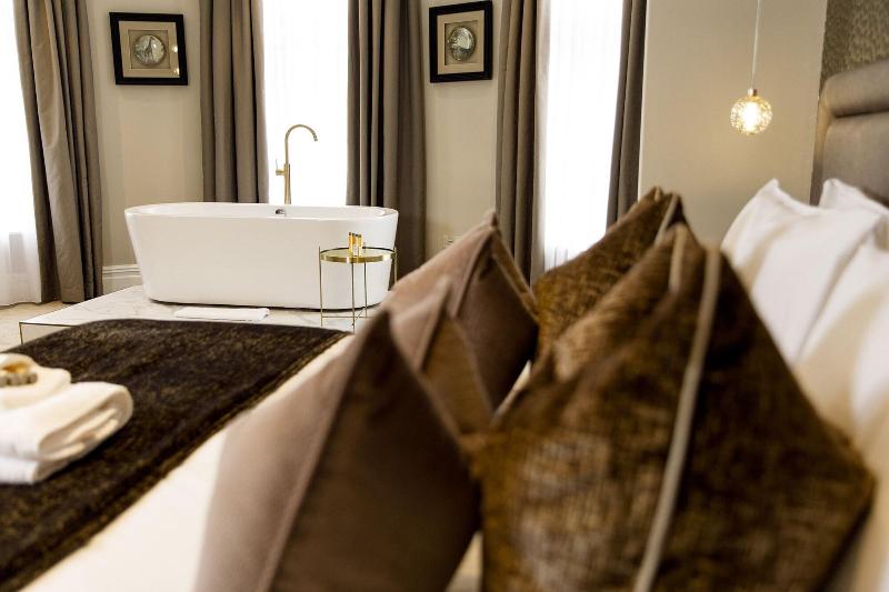 Lanelay Hall Hotel & Spa - Oda