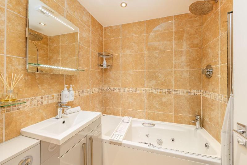 Wheatlands Lodge - Bed & Breakfast - Oda