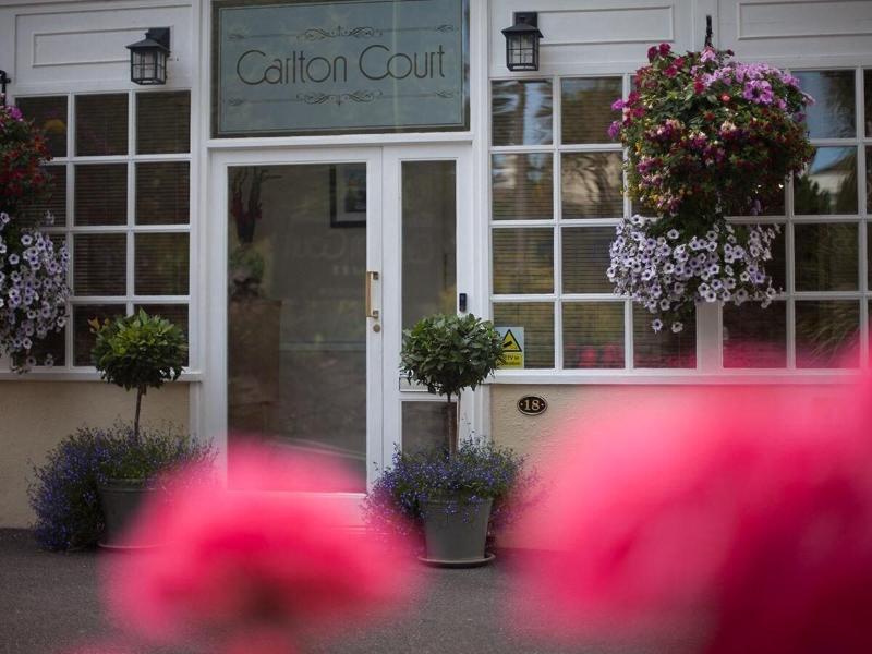 Carlton Court - Genel