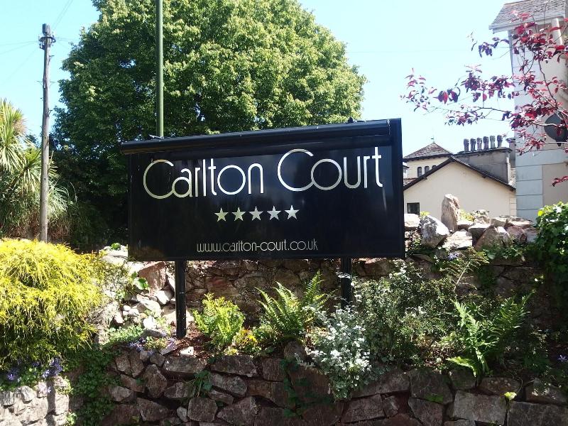 Carlton Court - Genel