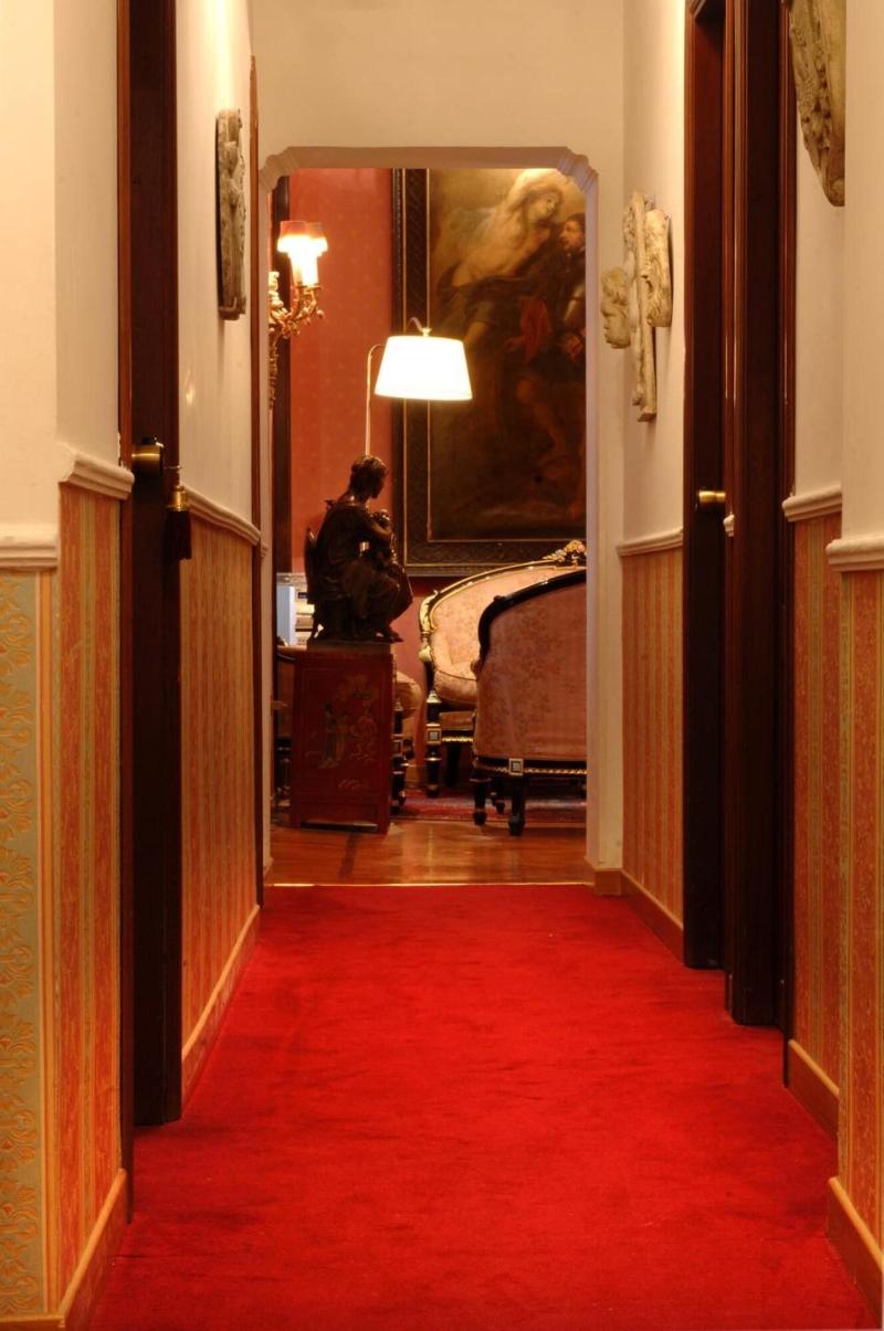 Residenza Frattina - Lobi
