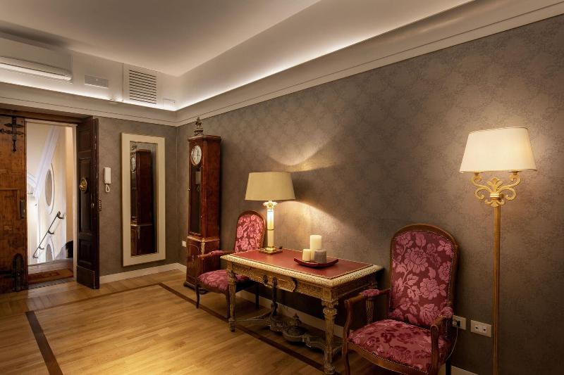Residenza Frattina - Lobi
