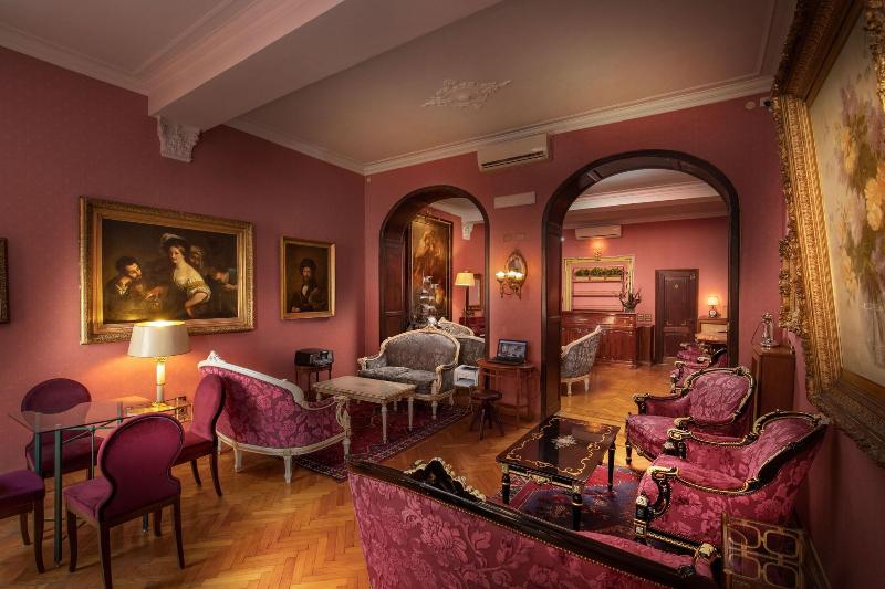 Residenza Frattina - Lobi