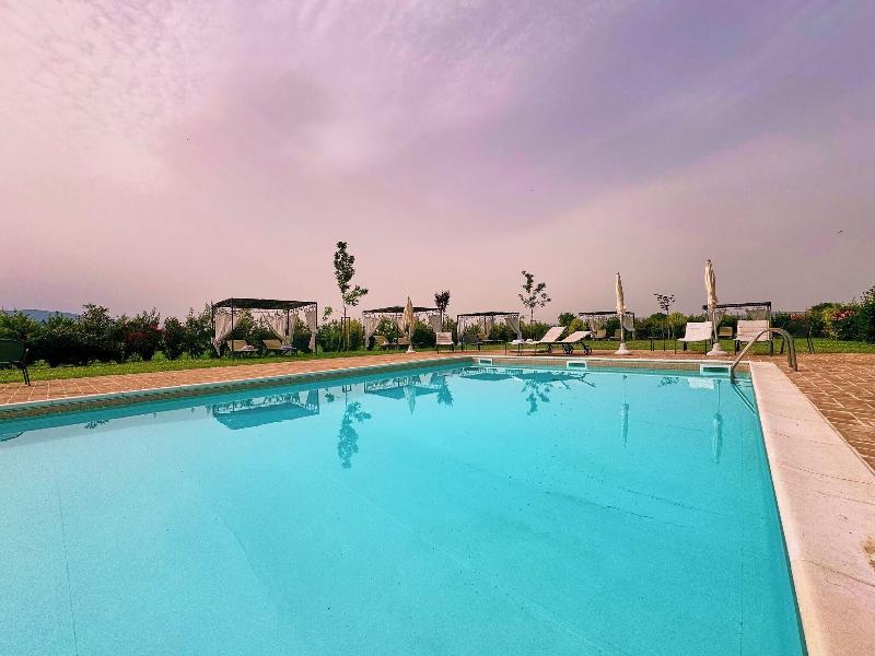 Giotto Luxury Country House - Havuz