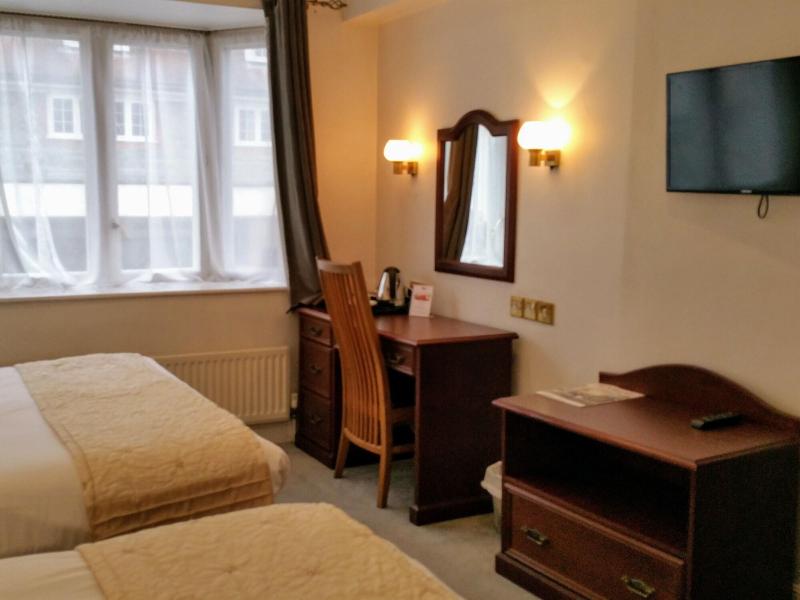 The George Hotel - Genel