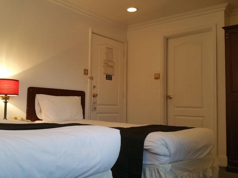 The George Hotel - Genel